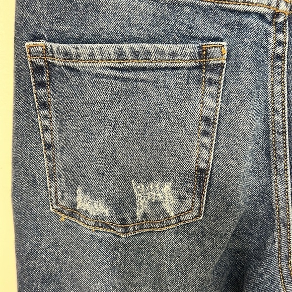 Gianni Bini Mid-high waisted distressed jeans with button fly, black belt, Sz 3 - Picture 8 of 11